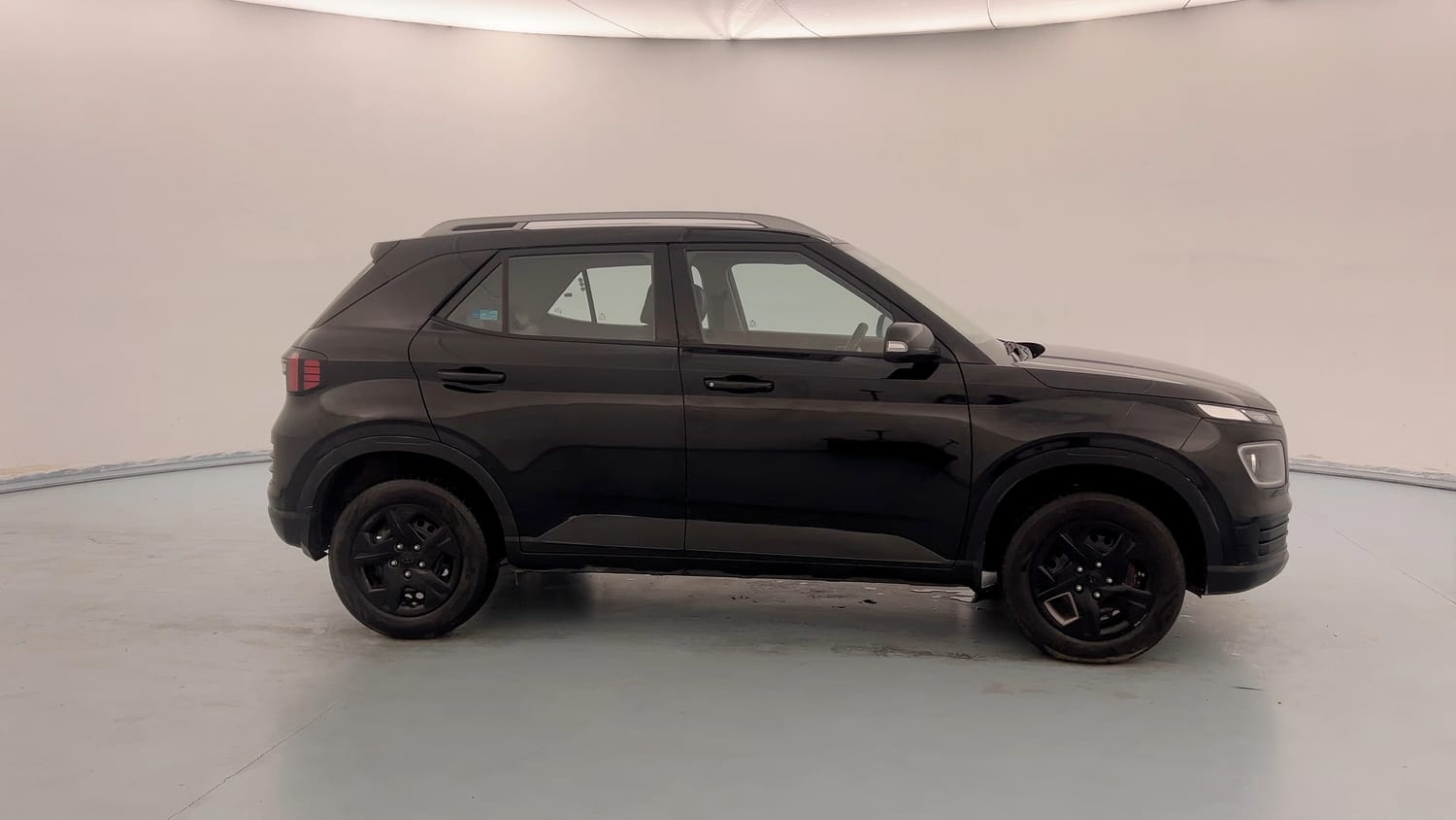 Used 2023 Hyundai Venue S (O) 1.2 Petrol Petrol Manual exterior RIGHT SIDE VIEW