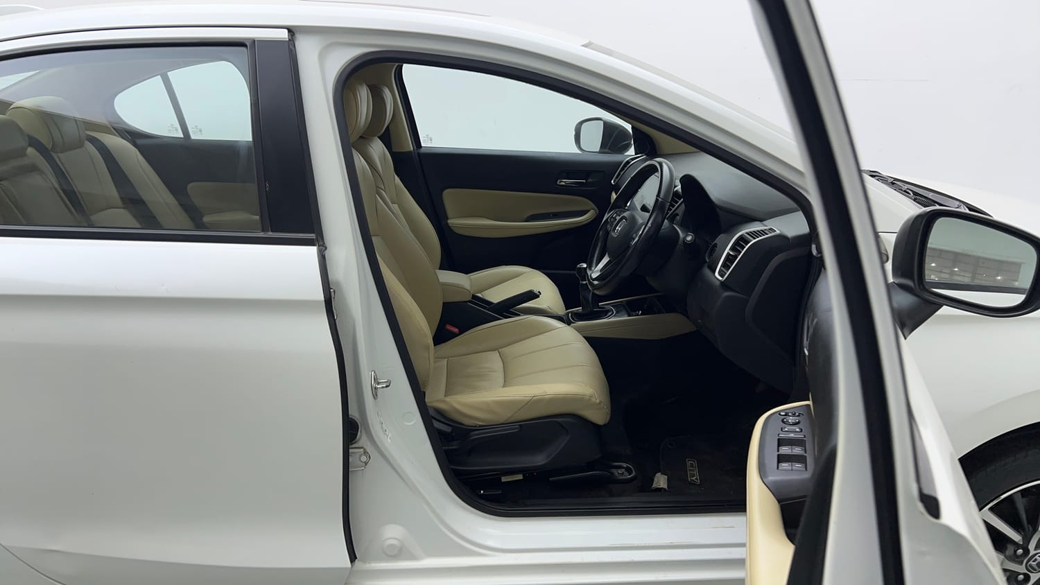Used 2021 Honda City ZX Petrol Petrol Manual interior RIGHT SIDE FRONT DOOR CABIN VIEW