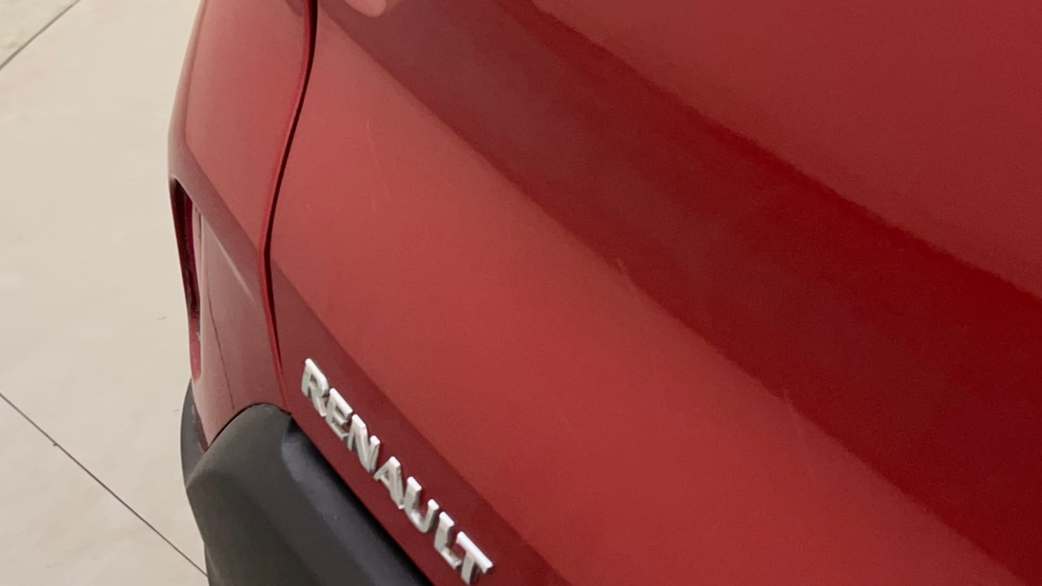 Used 2020 Renault Kwid RXT 1.0 AMT Opt Petrol Automatic dents MINOR SCRATCH