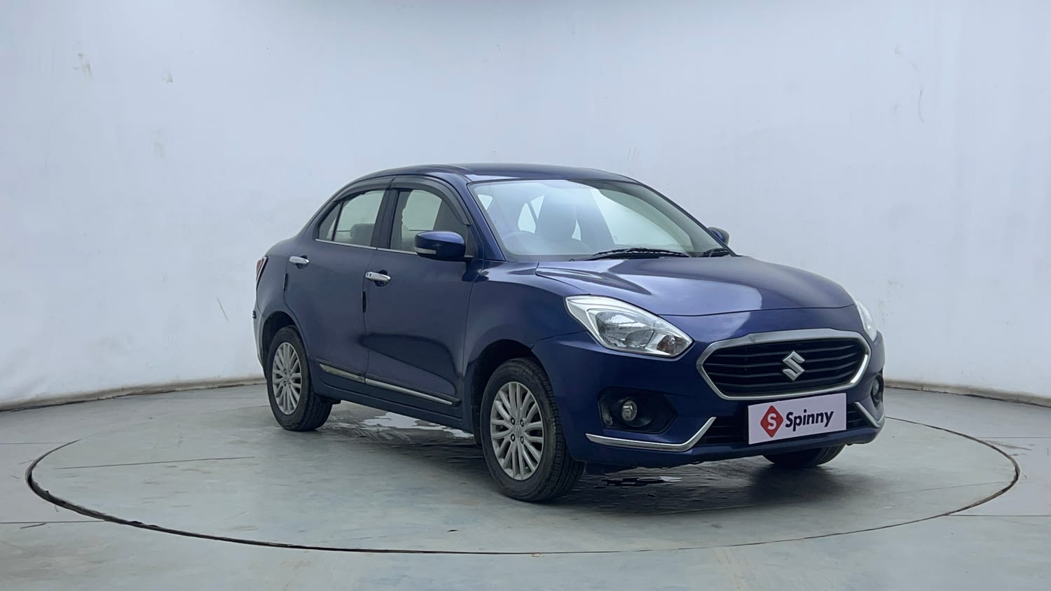 Used 2018 Maruti Suzuki Dzire ZXi AMT Petrol Automatic exterior RIGHT FRONT CORNER VIEW
