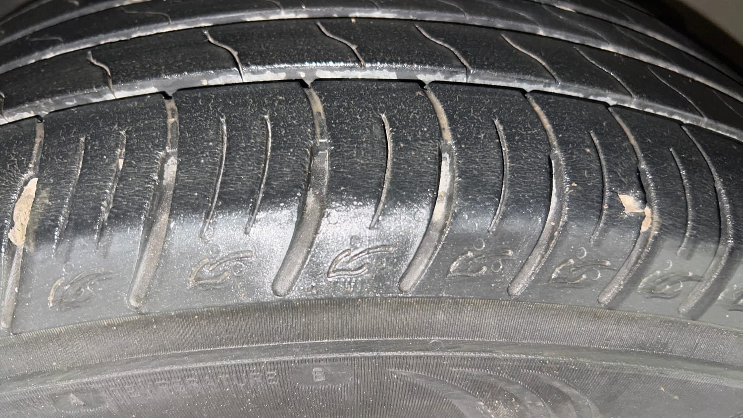 Used 2023 Tata Nexon EV XZ Plus LUX Electric Automatic tyres RIGHT FRONT TYRE TREAD VIEW