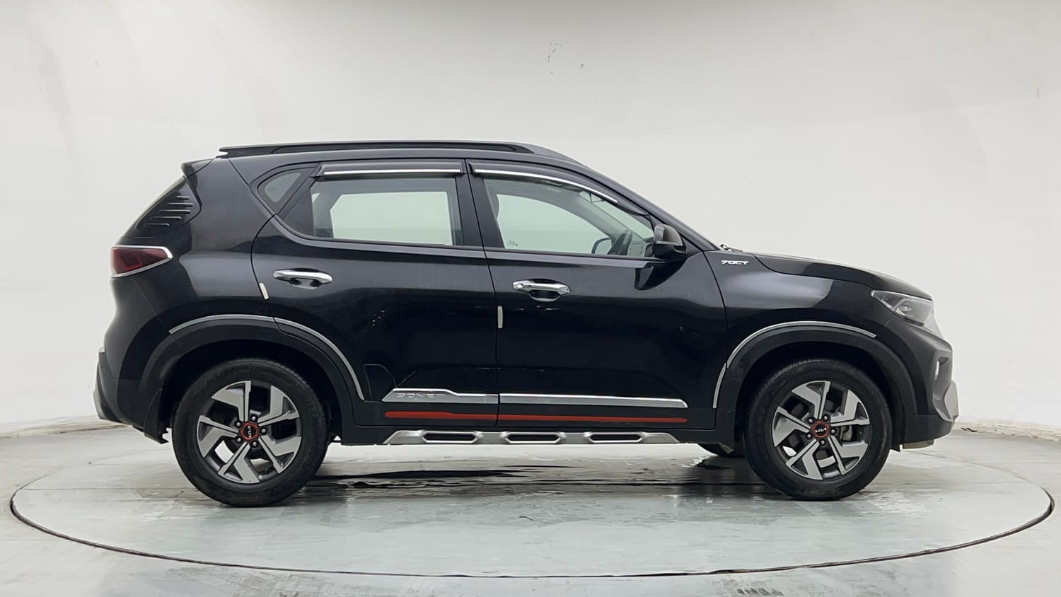 Used 2023 Kia Sonet Aurochs Edition 1.0 Petrol 7DCT Petrol Automatic exterior RIGHT SIDE VIEW