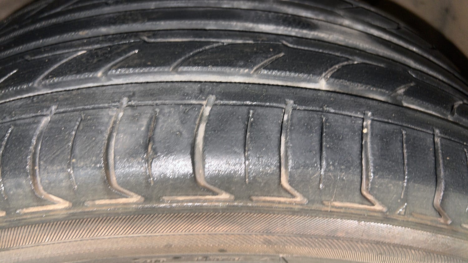 Used 2018 Hyundai Verna SX (O)1.6 VTVT Petrol Manual tyres RIGHT FRONT TYRE TREAD VIEW