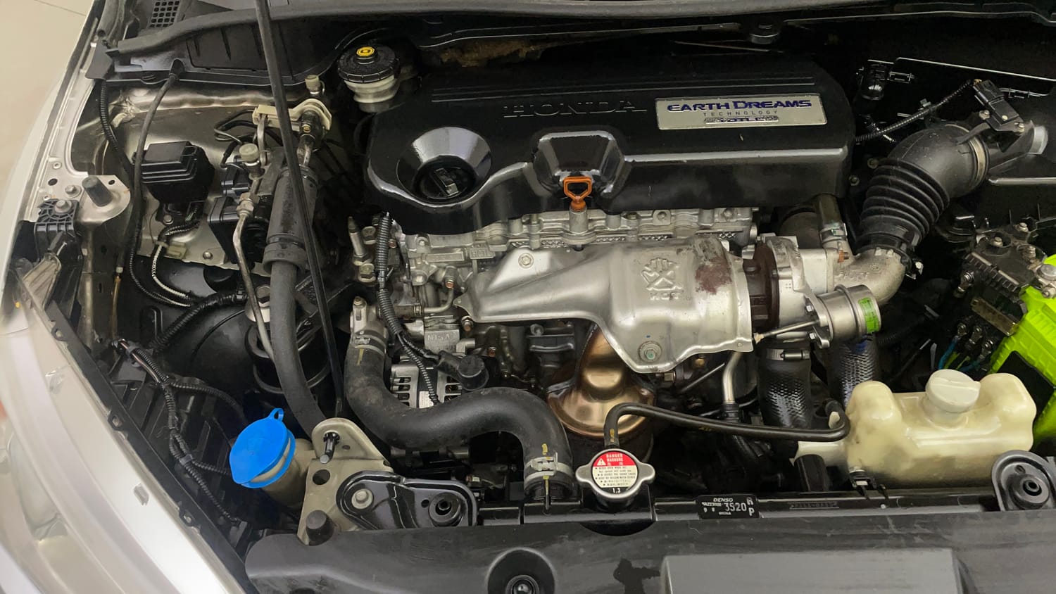 Used 2014 Honda City VX Diesel Diesel Manual engine ENGINE RIGHT SIDE VIEW