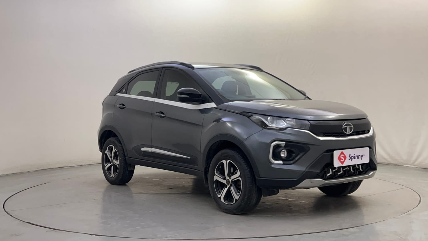 Used 2023 Tata Nexon XZ Plus Petrol Manual exterior RIGHT FRONT CORNER VIEW