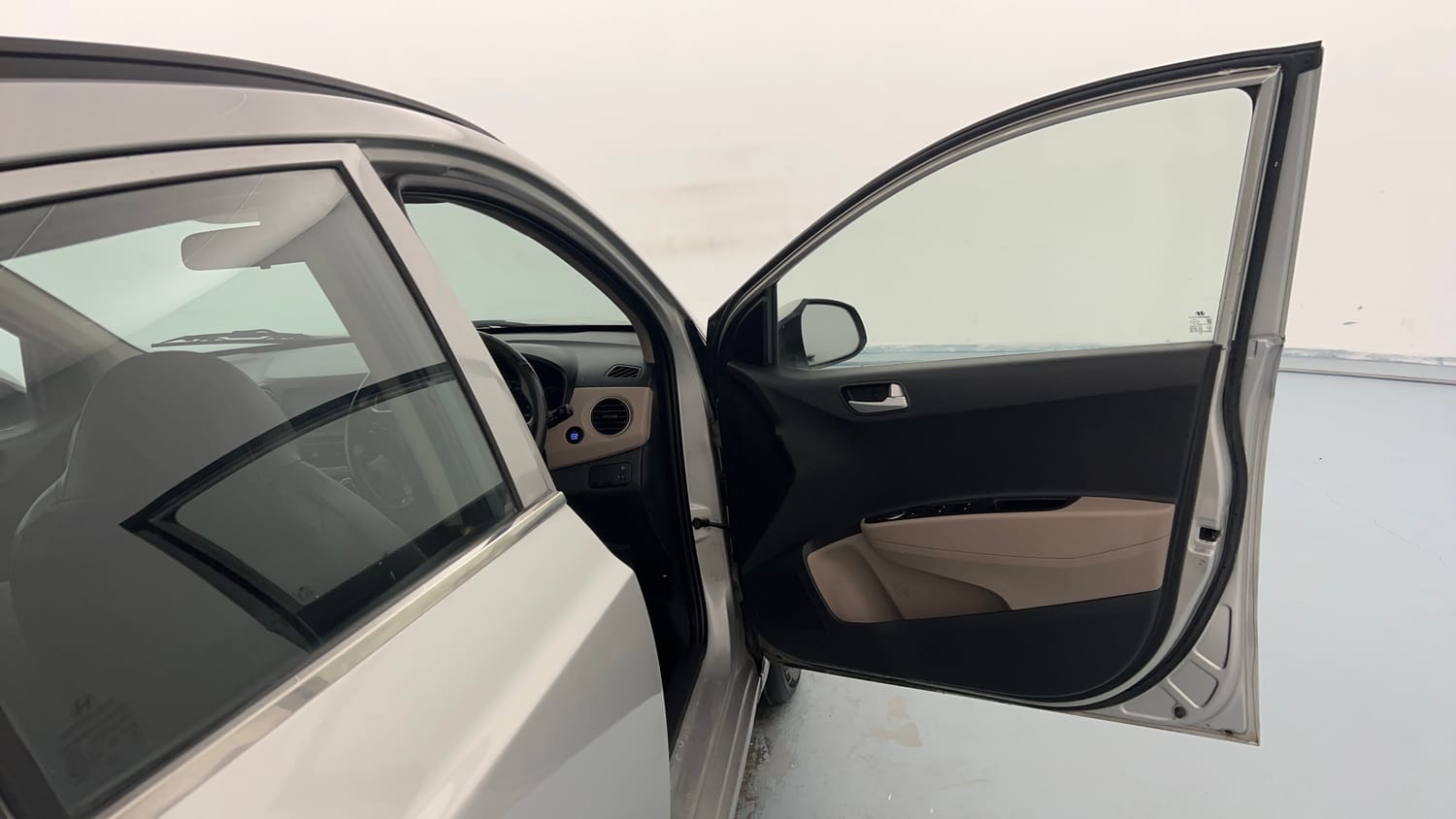 Used 2018 Hyundai Grand i10 Asta U2 1.2 CRDi Diesel Manual interior RIGHT FRONT DOOR OPEN VIEW