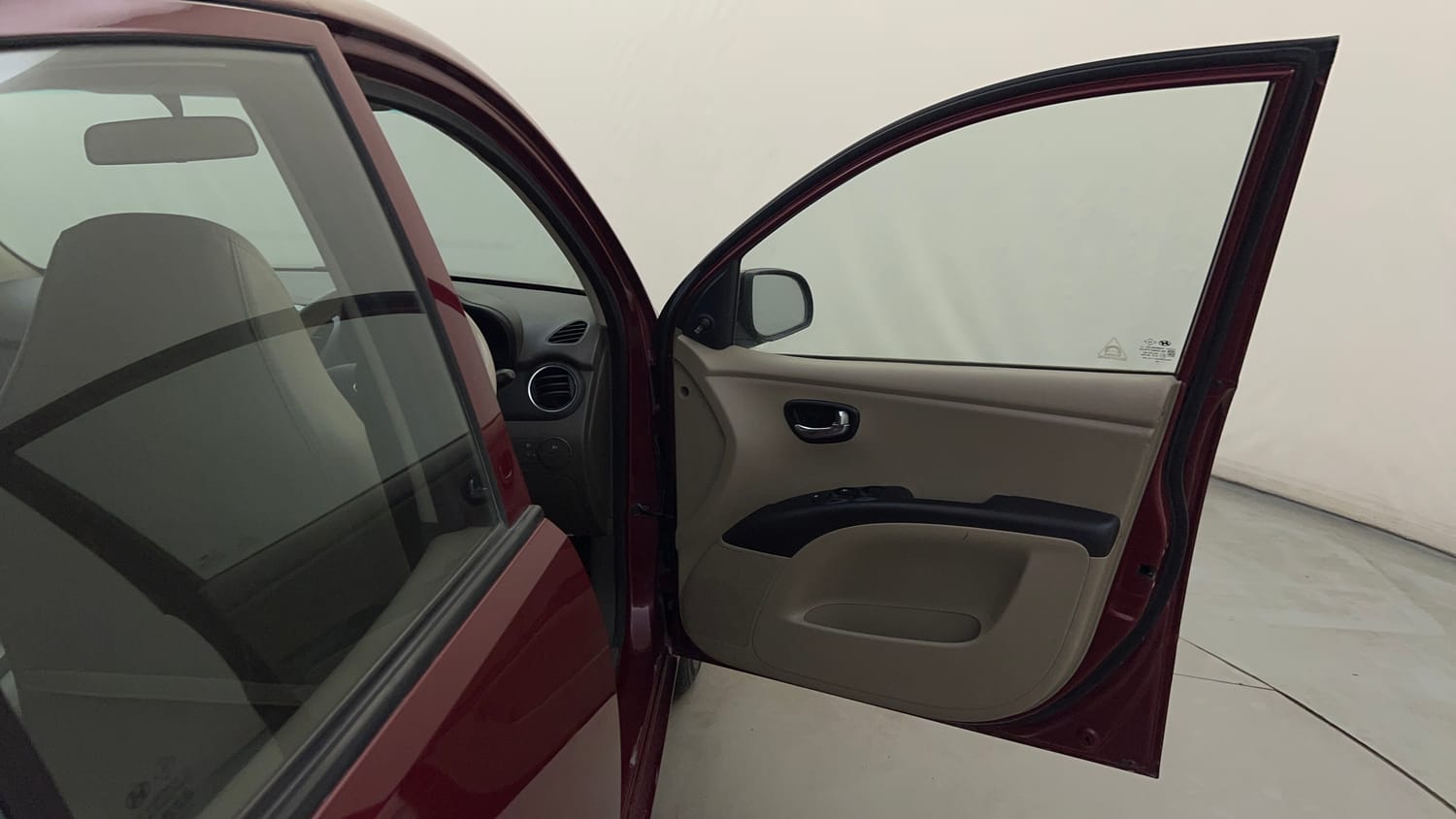 Used 2014 Hyundai i10 Sportz 1.1 iRDE2 Petrol Manual interior RIGHT FRONT DOOR OPEN VIEW