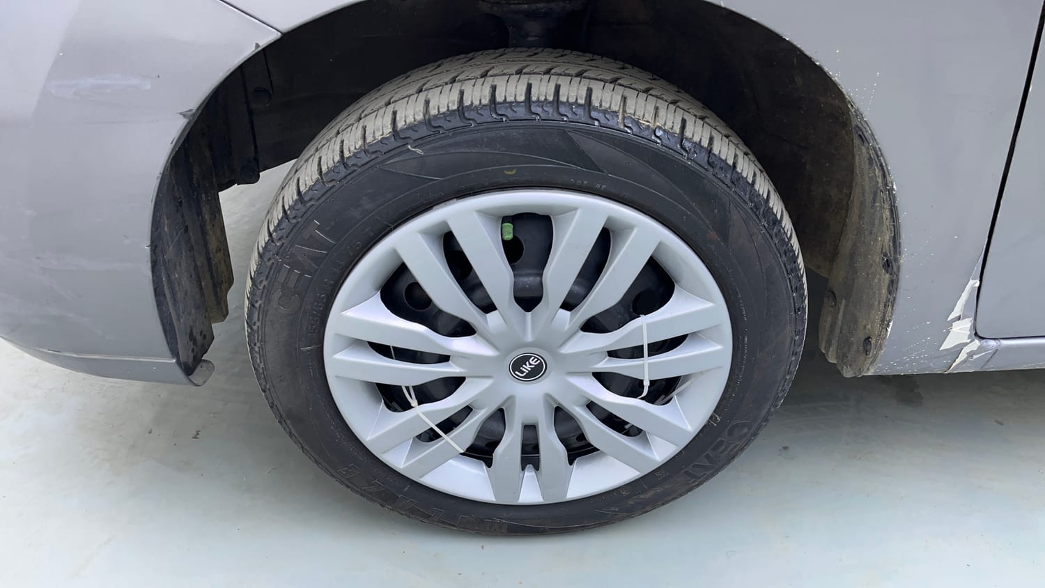 Used 2012 Maruti Suzuki Wagon R 1.0 VXi Petrol Manual tyres LEFT FRONT TYRE RIM VIEW