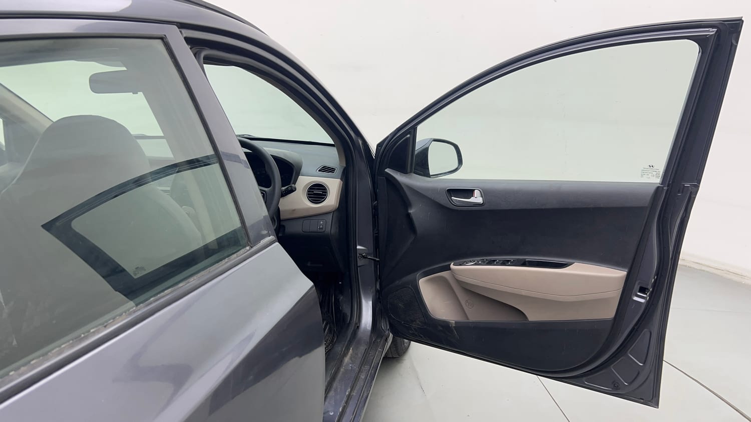 Used 2018 Hyundai Grand i10 Sportz (O) 1.2 Kappa VTVT Petrol Manual interior RIGHT FRONT DOOR OPEN VIEW