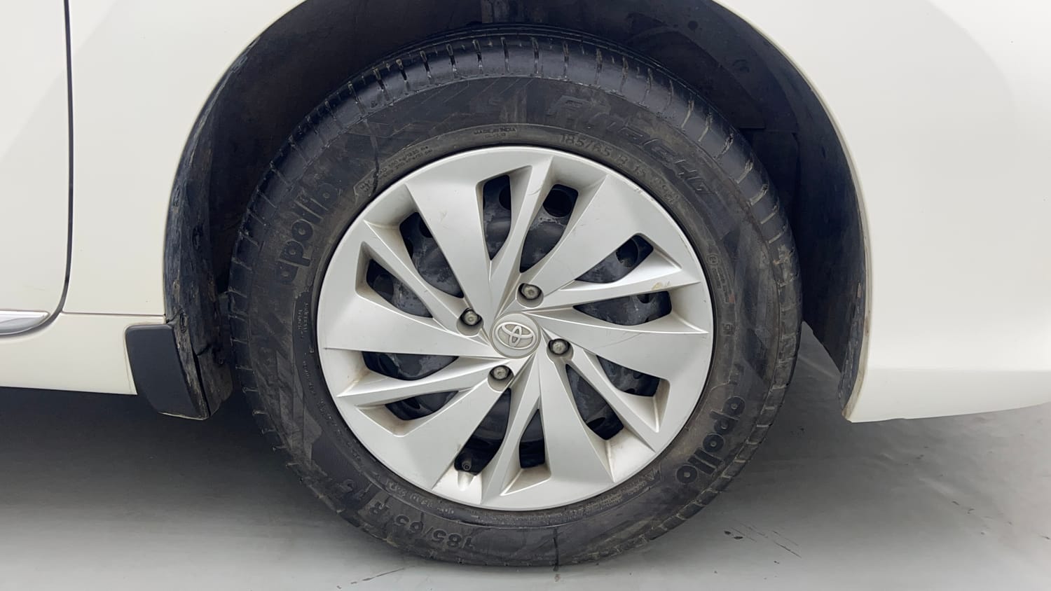 Used 2023 Toyota Glanza E Petrol Manual tyres RIGHT FRONT TYRE RIM VIEW