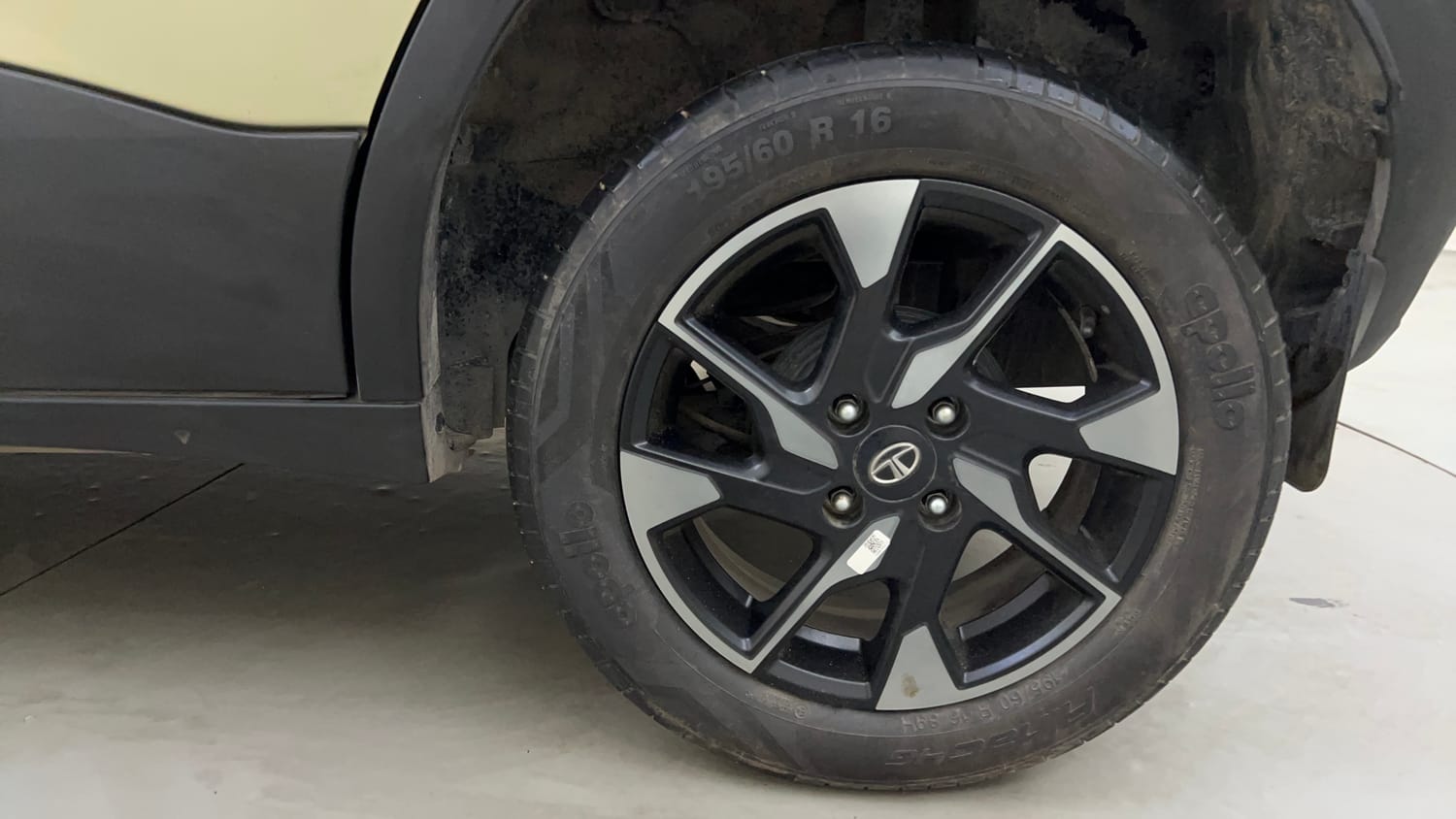 Used 2022 Tata Punch Kaziranga Creative AMT Petrol Automatic tyres LEFT REAR TYRE RIM VIEW