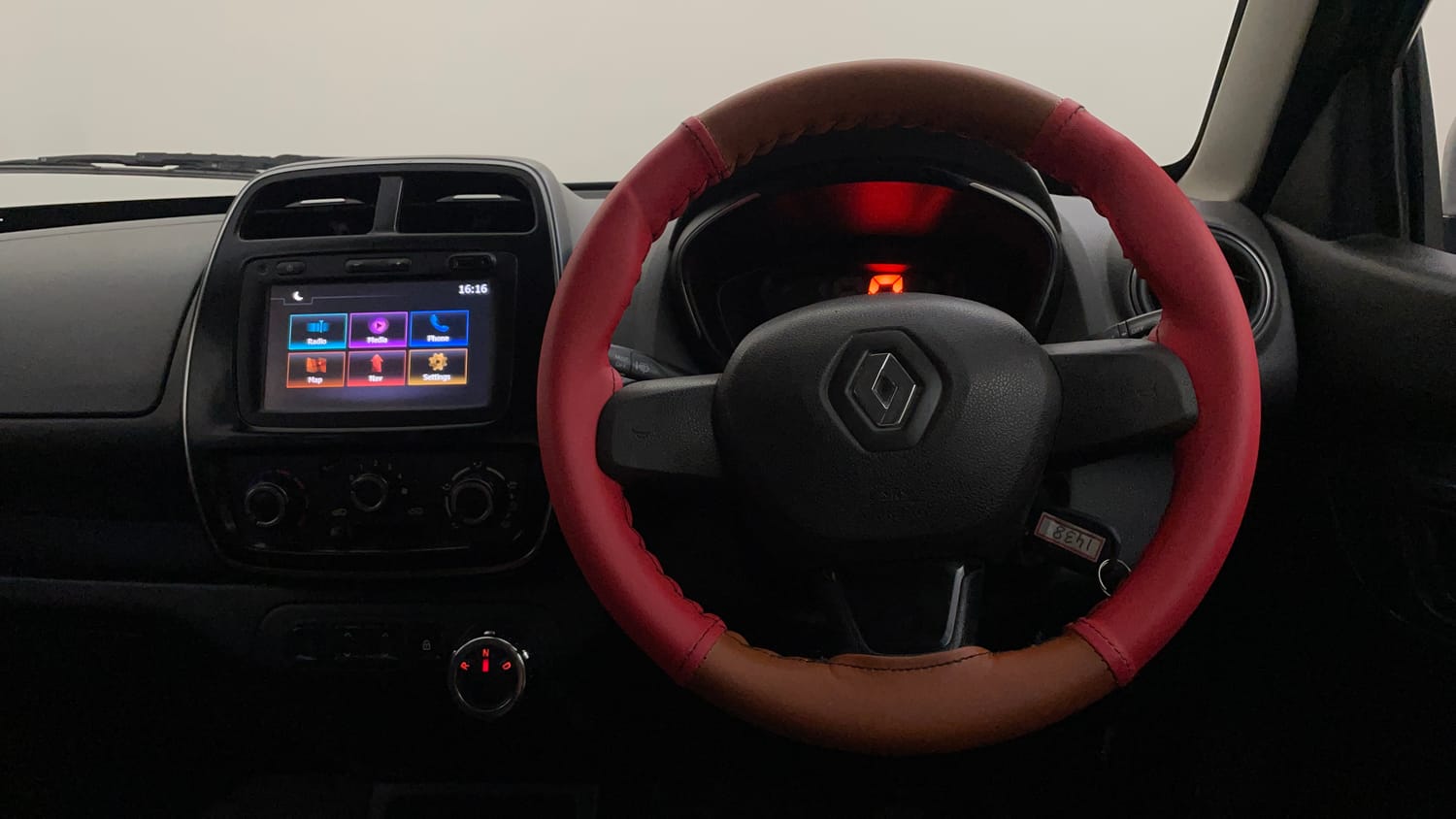 Used 2017 Renault Kwid 1.0 RXT AMT Petrol Automatic interior STEERING VIEW
