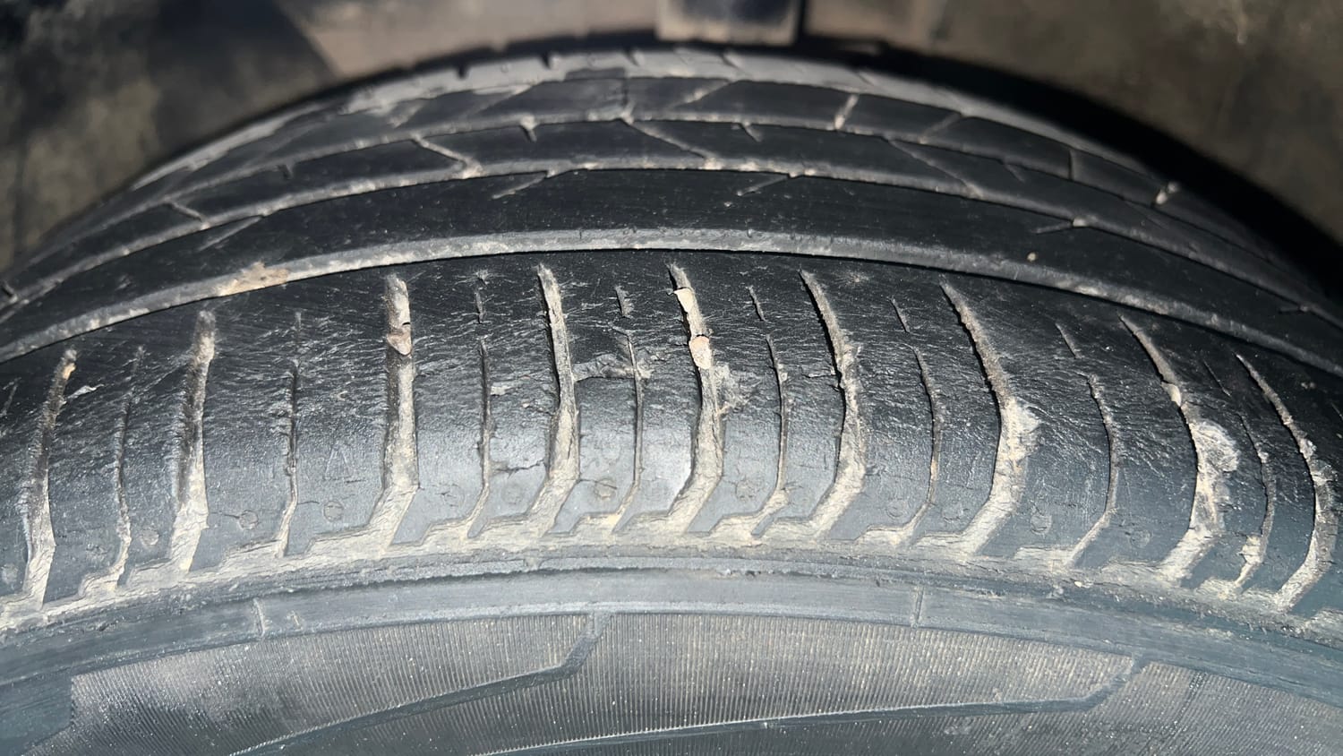 Used 2022 Hyundai i20 N Line N8 1.0 Turbo DCT Petrol Automatic tyres LEFT FRONT TYRE TREAD VIEW