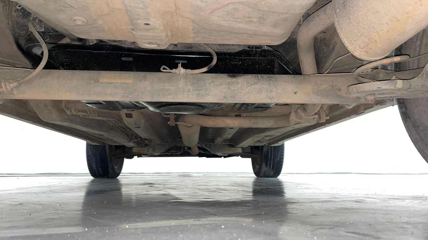 Used 2019 Tata Nexon XZA Plus Diesel Diesel Automatic extra REAR UNDERBODY VIEW (TAKEN FROM REAR)