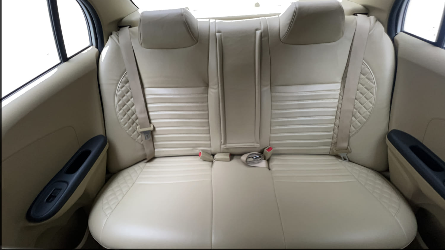 Used 2015 Honda Amaze 1.2 S i-VTEC Petrol Manual interior REAR SEAT CONDITION VIEW