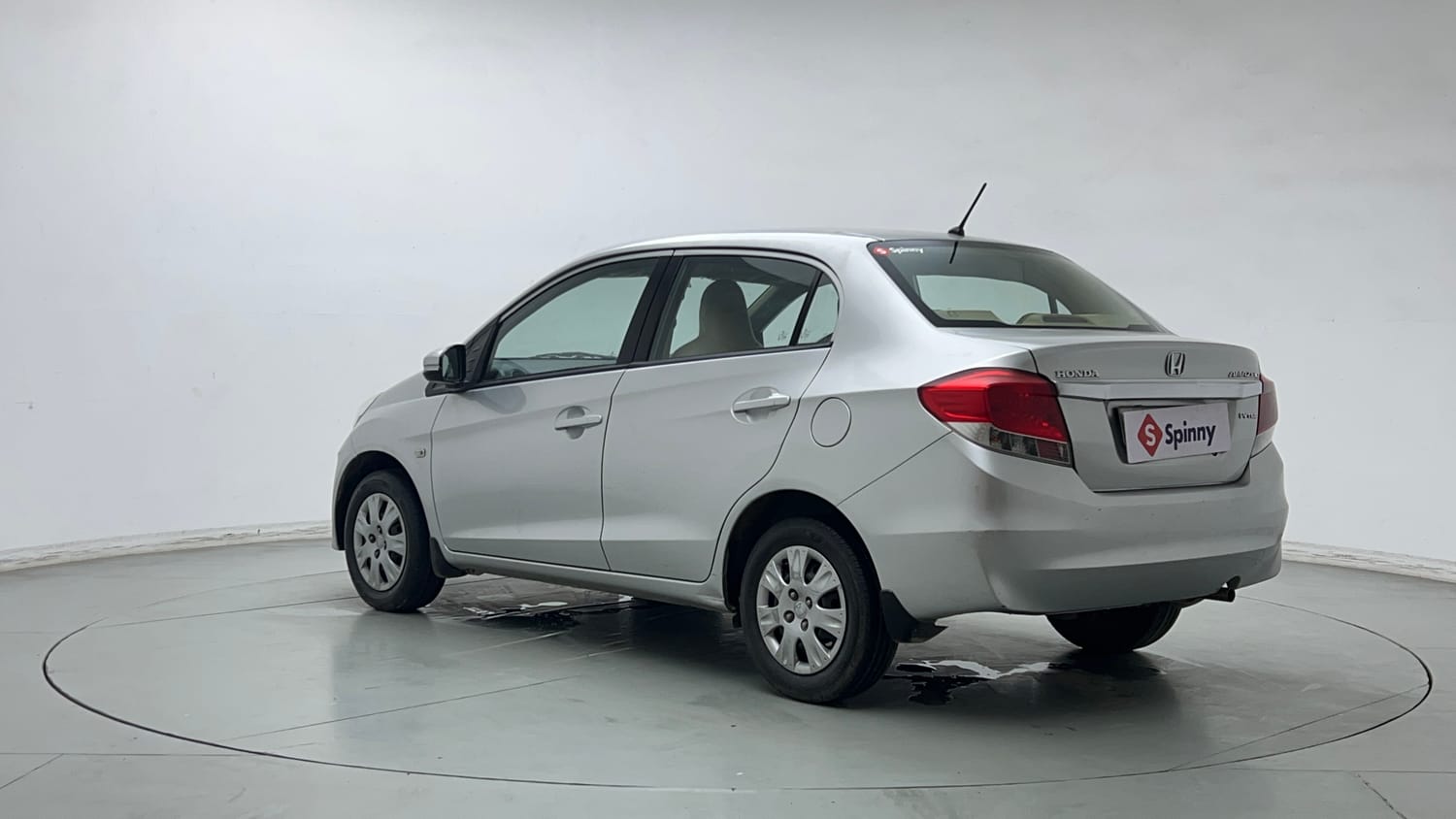 Used 2015 Honda Amaze 1.2 S i-VTEC Petrol Manual exterior LEFT REAR CORNER VIEW