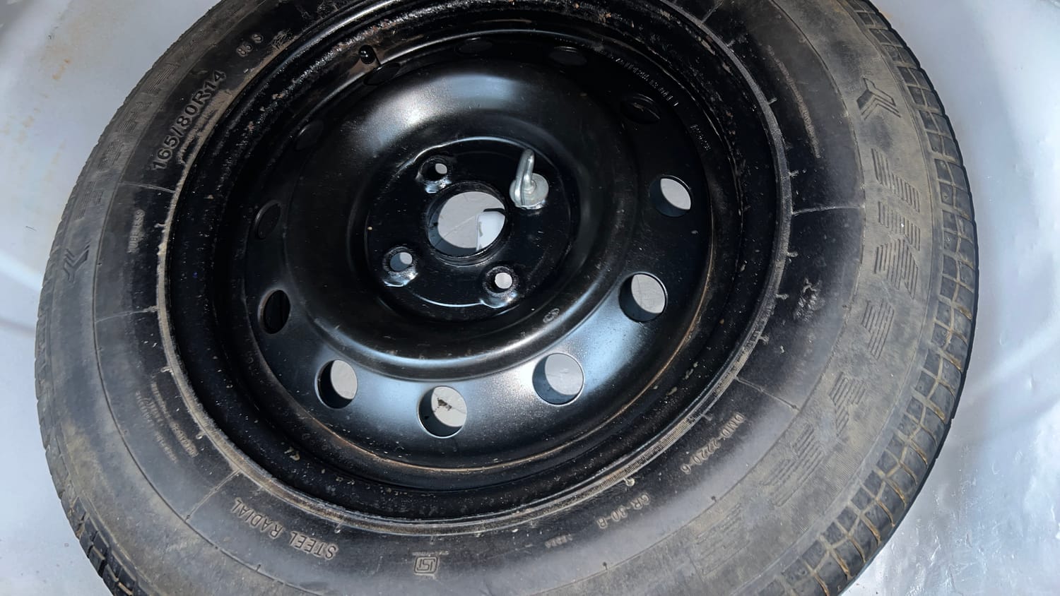 Used 2013 Maruti Suzuki Swift Dzire VXI Petrol Manual tyres SPARE TYRE VIEW