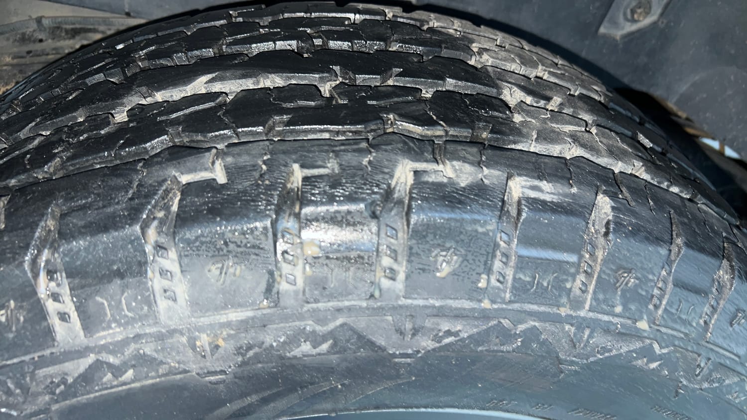Used 2023 mahindra Thar LX Hard Top Petrol AT 4WD Petrol Automatic tyres RIGHT REAR TYRE TREAD VIEW