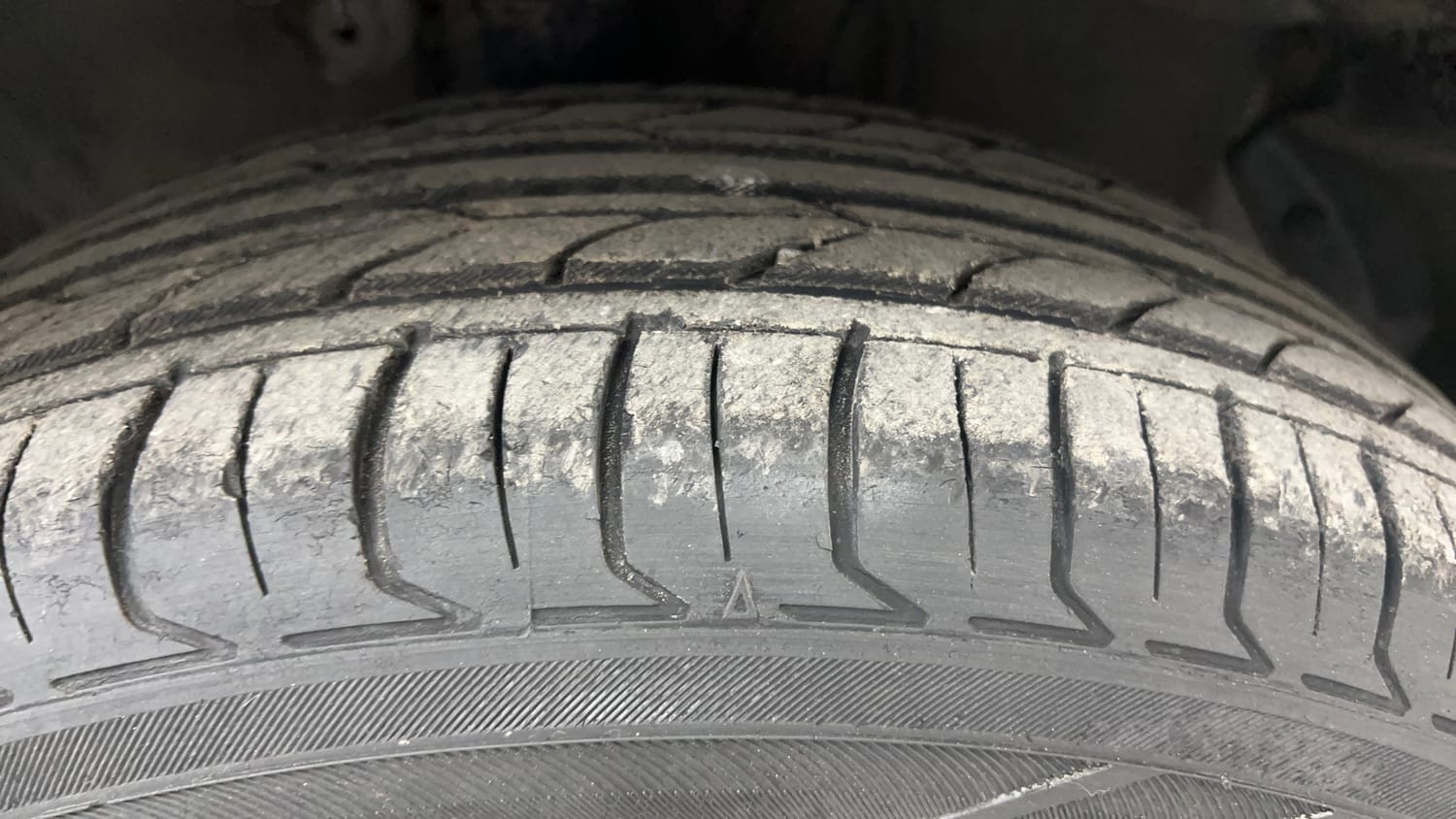 Used 2012 Hyundai i20 Asta 1.2 Petrol Manual tyres RIGHT FRONT TYRE TREAD VIEW