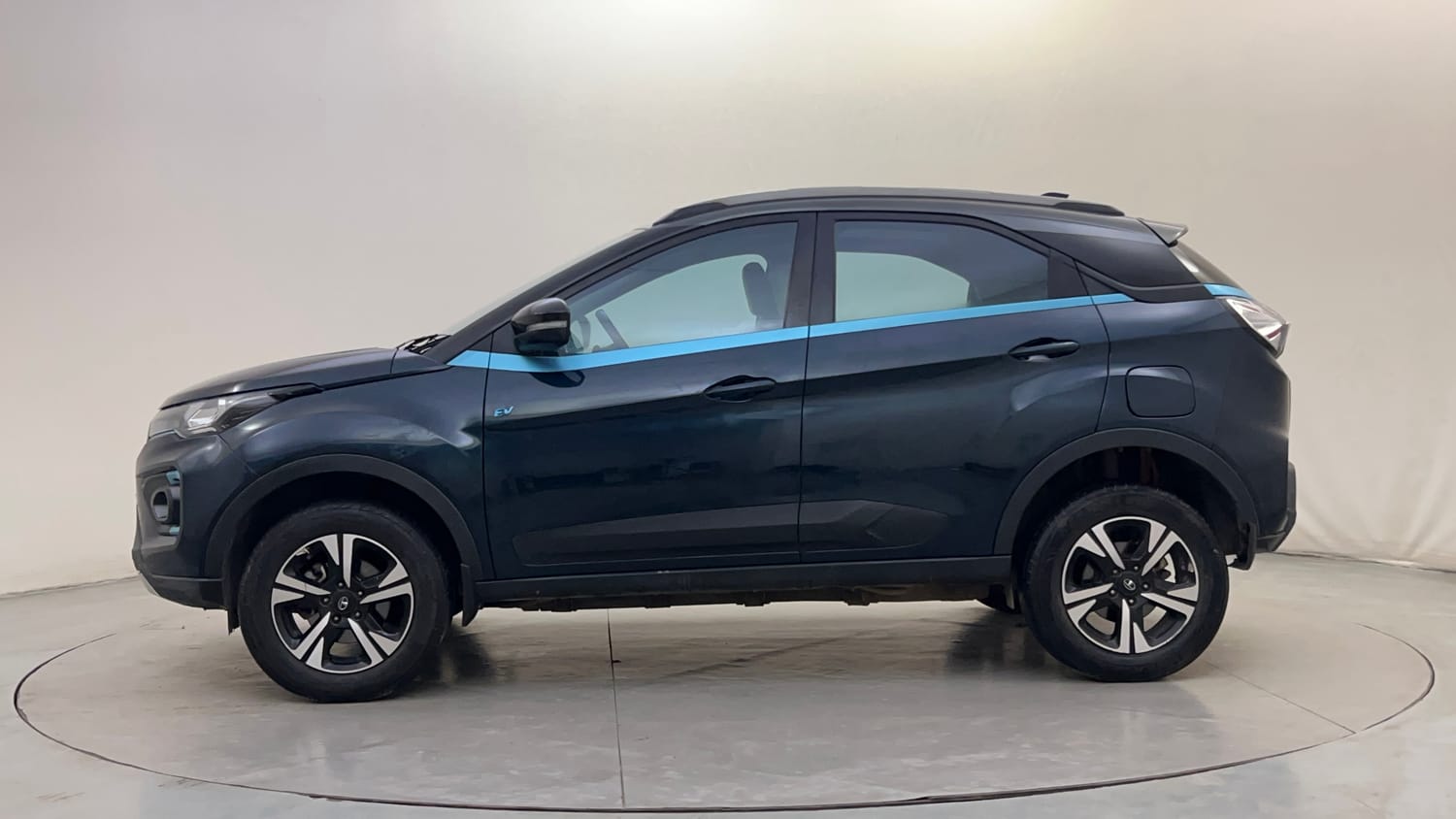 Used 2023 Tata Nexon EV XZ Plus LUX Electric Automatic exterior LEFT SIDE VIEW