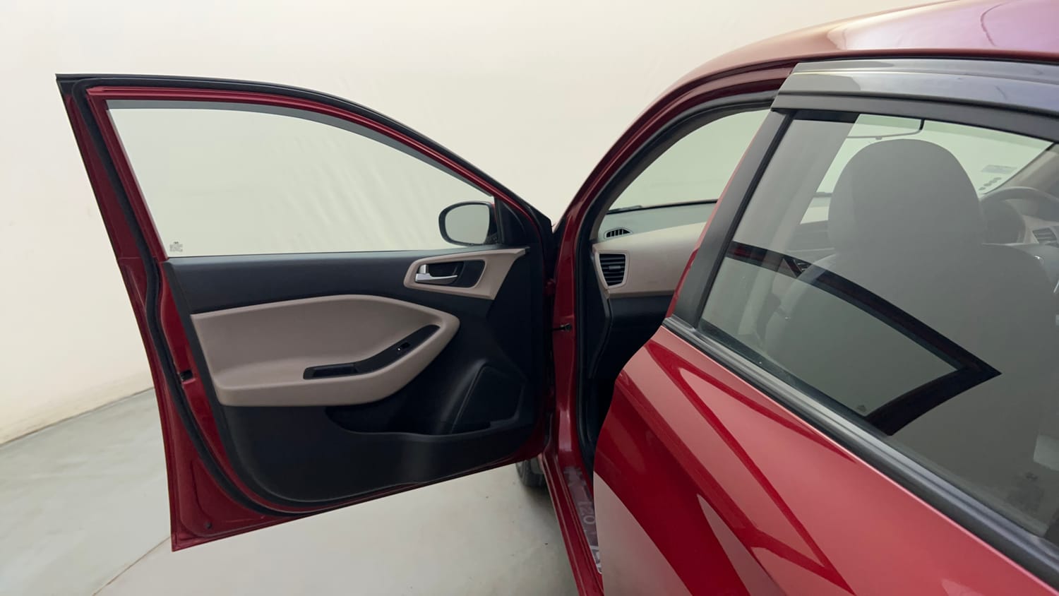 Used 2019 Hyundai Elite i20 Sportz Plus 1.2 Petrol Manual interior LEFT FRONT DOOR OPEN VIEW