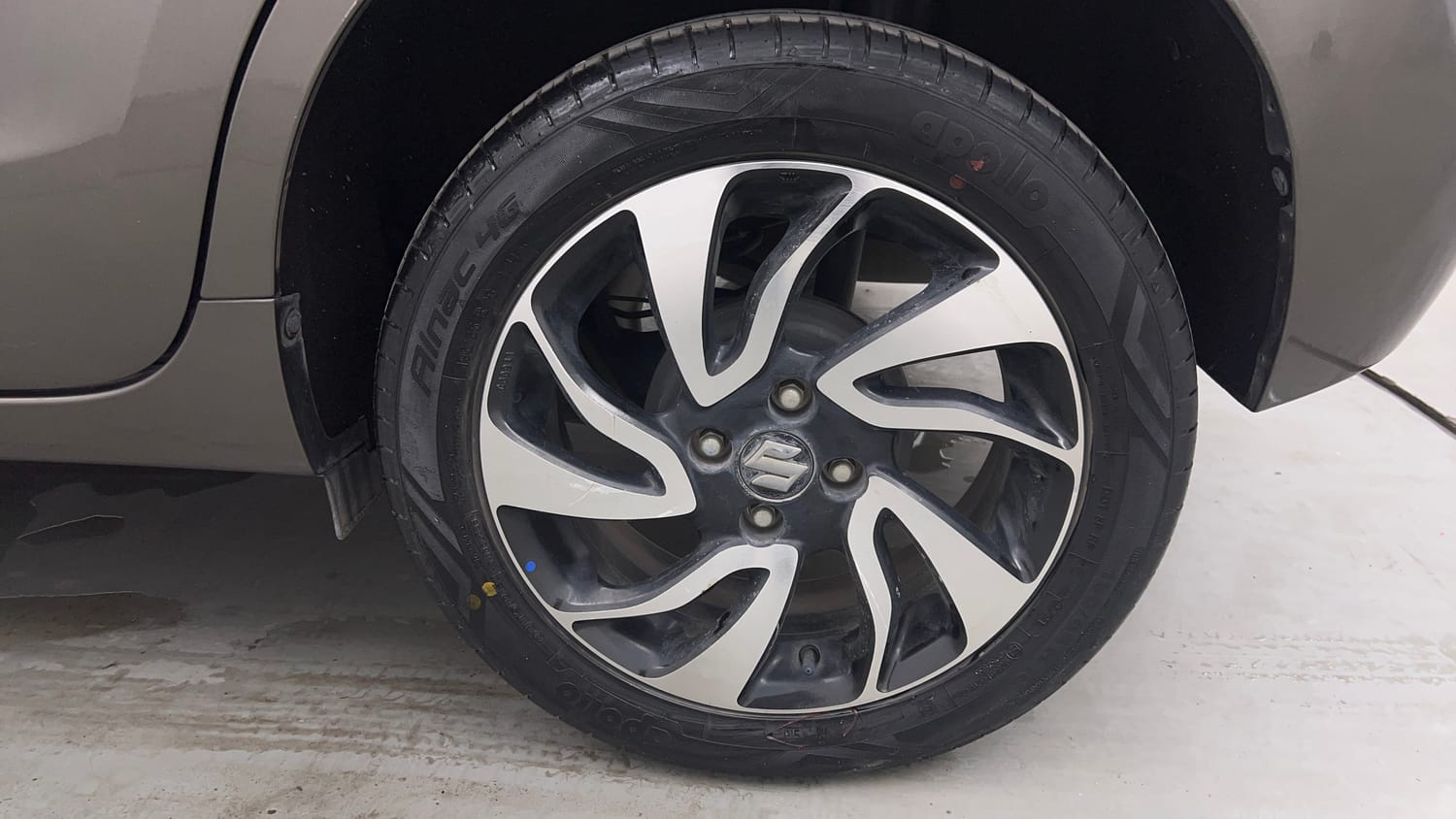 Used 2021 Maruti Suzuki Baleno Zeta Petrol Manual tyres LEFT REAR TYRE RIM VIEW