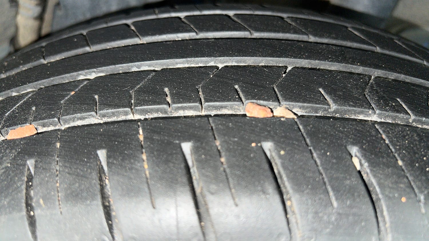 Used 2023 Hyundai Venue S (O) 1.2 Petrol Petrol Manual tyres LEFT REAR TYRE TREAD VIEW