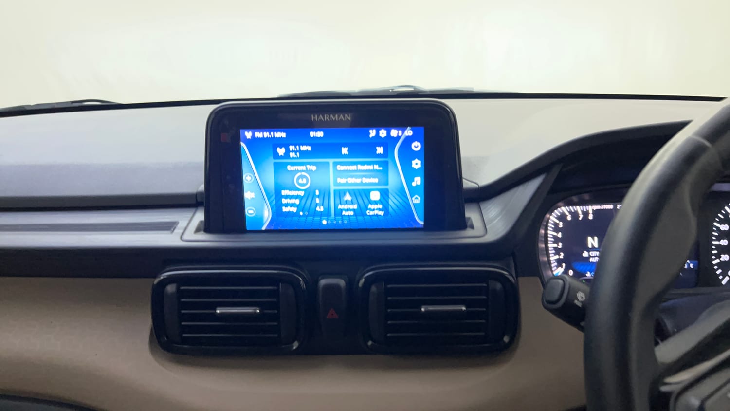 Used 2022 Tata Punch Kaziranga Creative AMT Petrol Automatic top_features Touch screen infotainment system