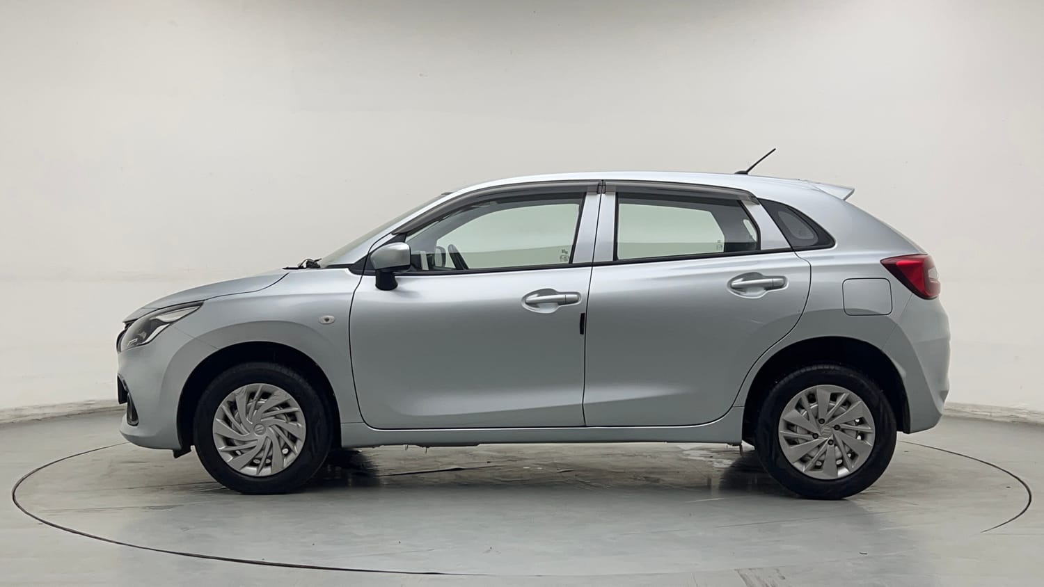 Used 2024 Maruti Suzuki Baleno Sigma MT Petrol Manual exterior LEFT SIDE VIEW