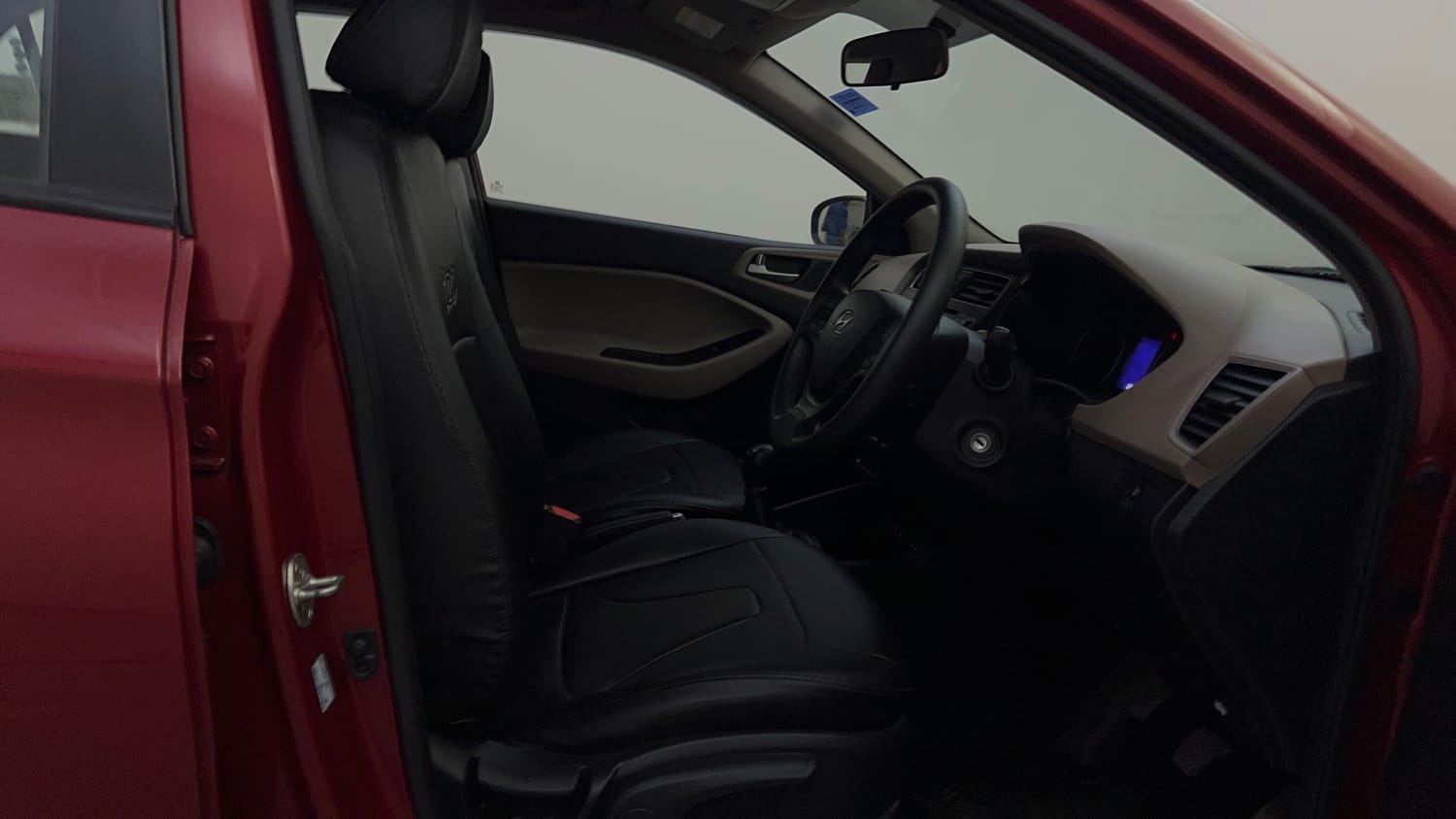 Used 2019 Hyundai Elite i20 Sportz Plus 1.2 Petrol Manual interior RIGHT SIDE FRONT DOOR CABIN VIEW