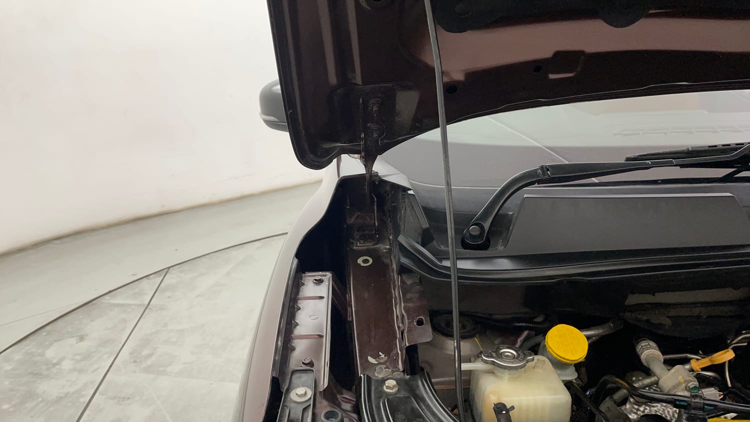 Used 2021 Renault Kiger RXZ Turbo CVT Petrol Automatic engine ENGINE RIGHT SIDE HINGE & APRON VIEW
