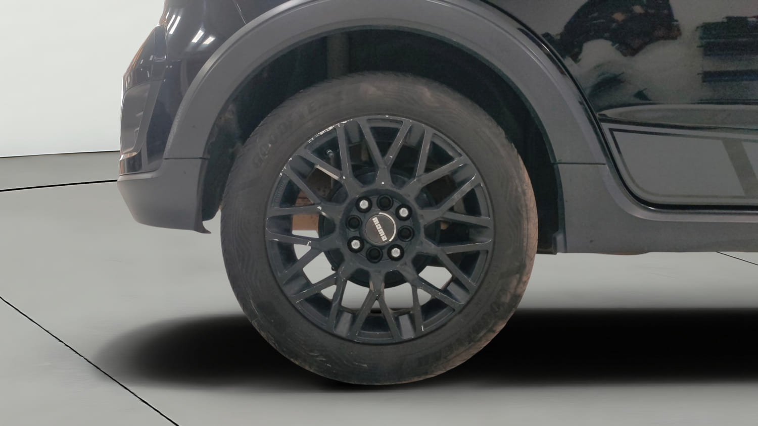 Used 2018 Ford Freestyle Titanium 1.2 Ti-VCT Petrol Manual tyres RIGHT REAR TYRE RIM VIEW
