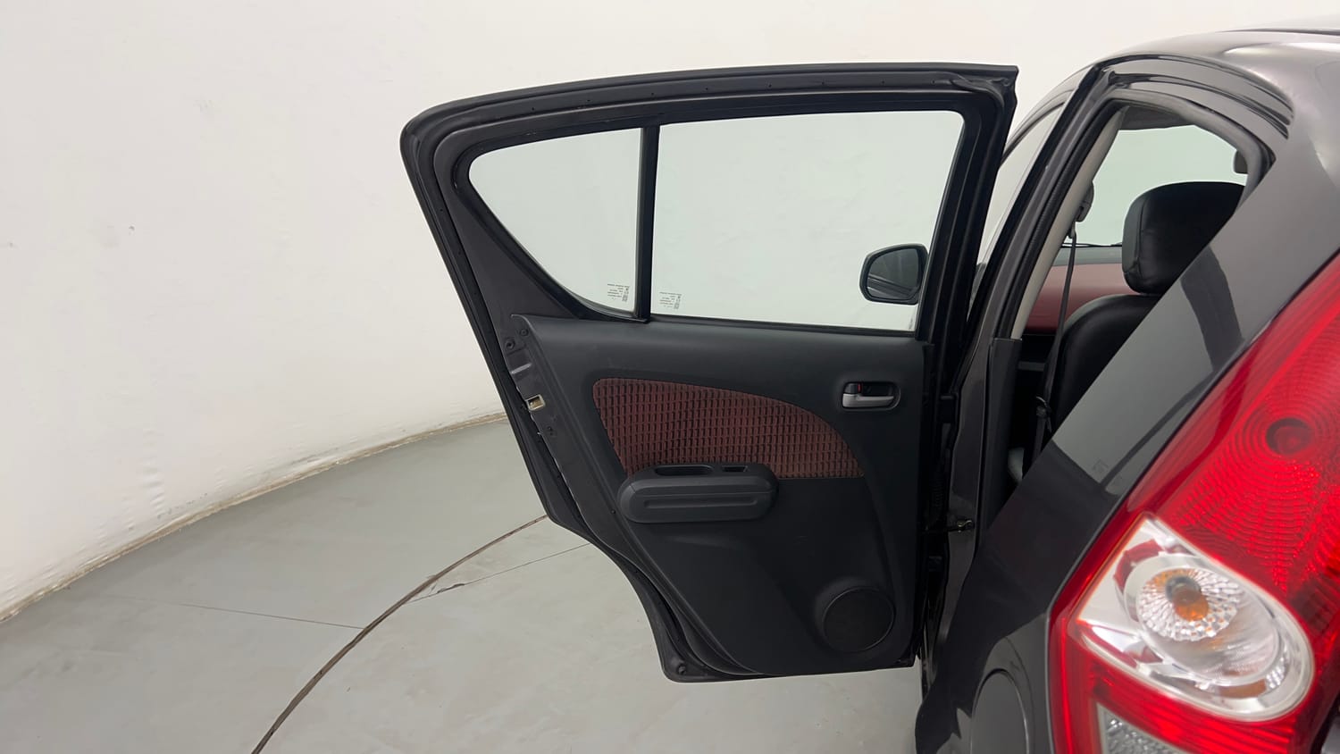 Used 2013 Maruti Suzuki Ritz Zxi BS-IV Petrol Manual interior LEFT REAR DOOR OPEN VIEW