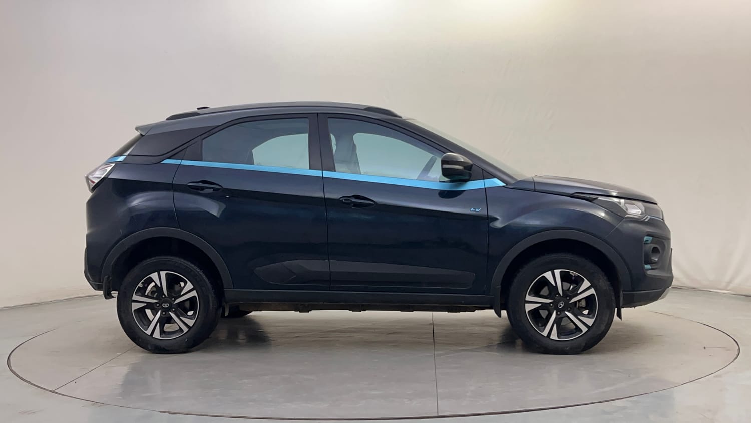 Used 2023 Tata Nexon EV XZ Plus LUX Electric Automatic exterior RIGHT SIDE VIEW