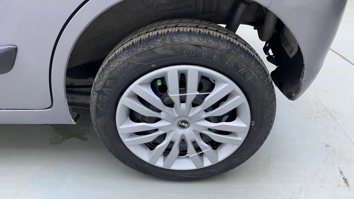 Used 2012 Maruti Suzuki Wagon R 1.0 VXi Petrol Manual tyres LEFT REAR TYRE RIM VIEW