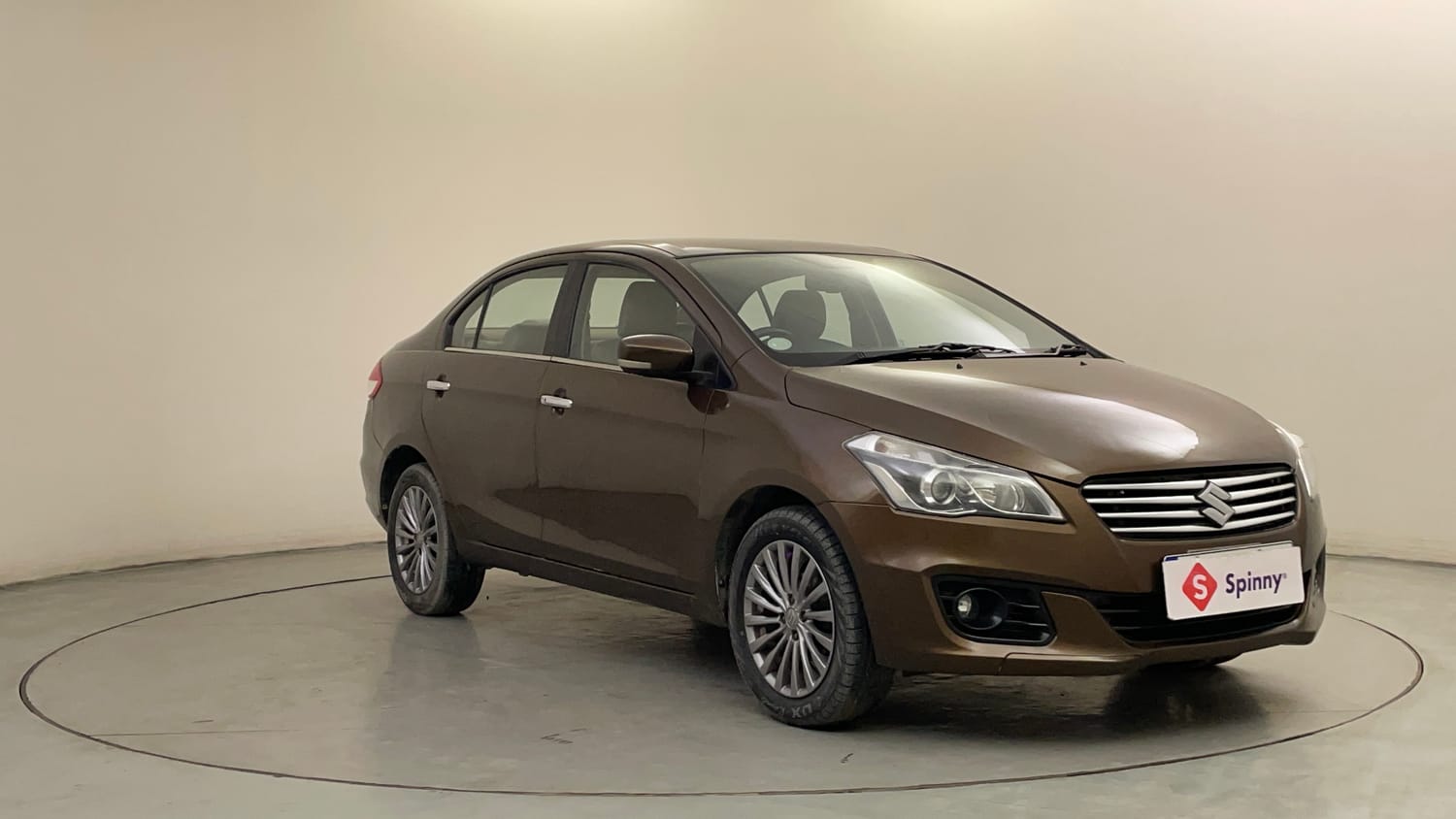 Used 2017 Maruti Suzuki Ciaz ZXI+ Petrol Manual exterior RIGHT FRONT CORNER VIEW