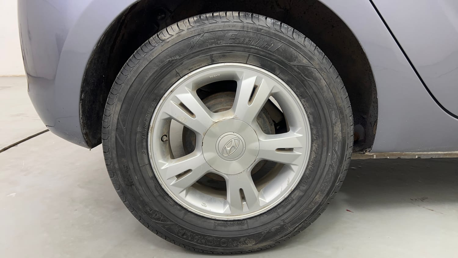 Used 2012 Hyundai i20 Asta 1.2 Petrol Manual tyres RIGHT REAR TYRE RIM VIEW