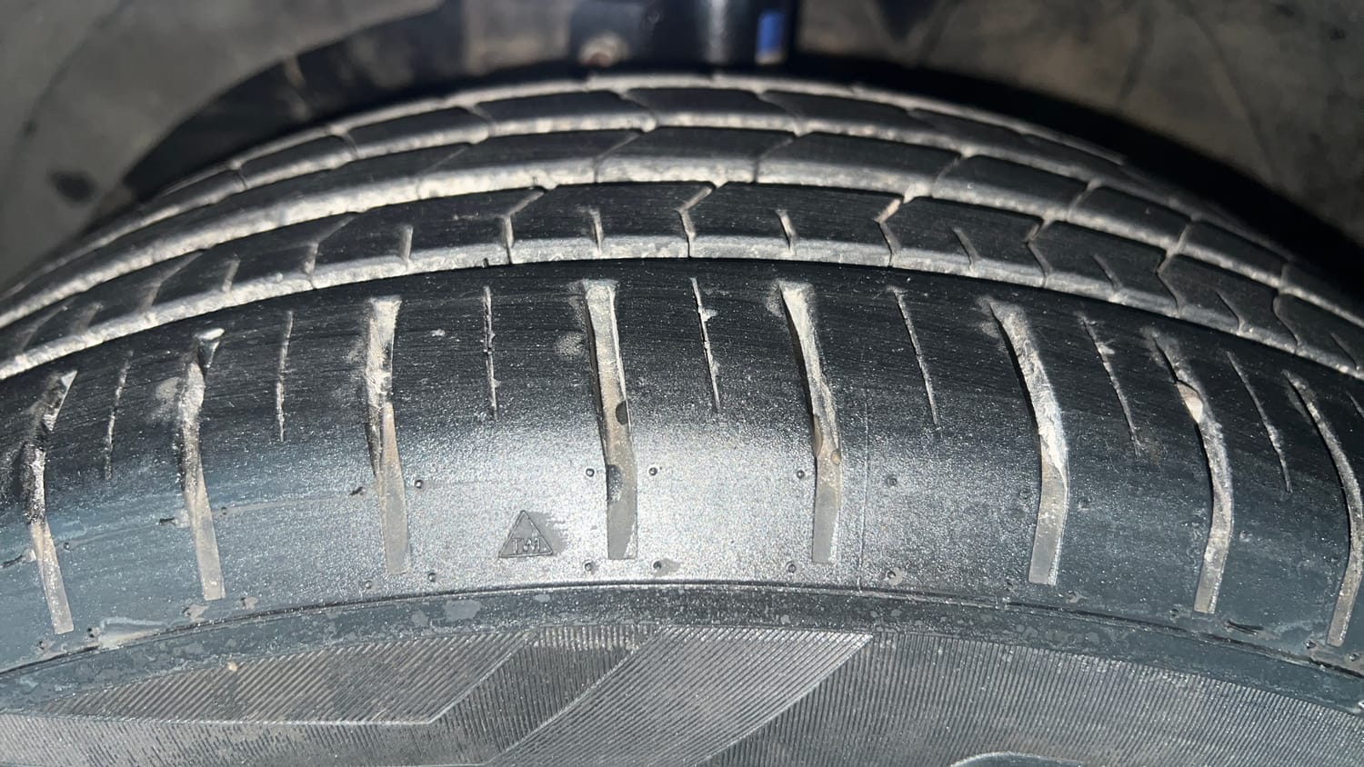 Used 2019 Toyota Glanza V CVT Petrol Automatic tyres LEFT FRONT TYRE TREAD VIEW