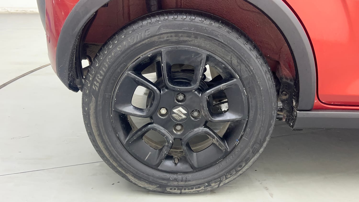 Used 2017 Maruti Suzuki Ignis Zeta 1.2 AMT Petrol Automatic tyres RIGHT REAR TYRE RIM VIEW