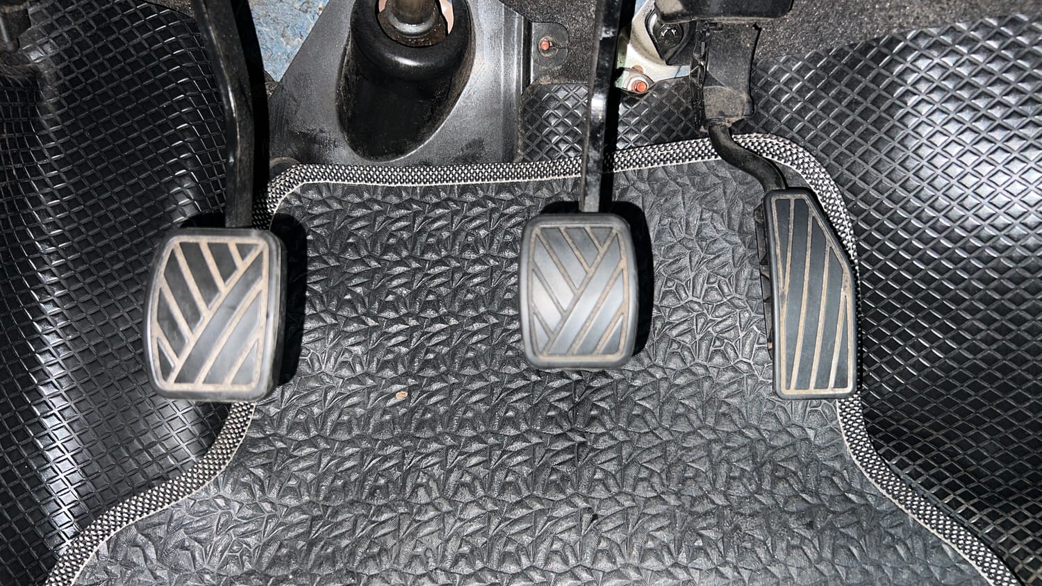 Used 2019 Maruti Suzuki Wagon R VXi 1.2 Petrol Manual interior PEDALS VIEW