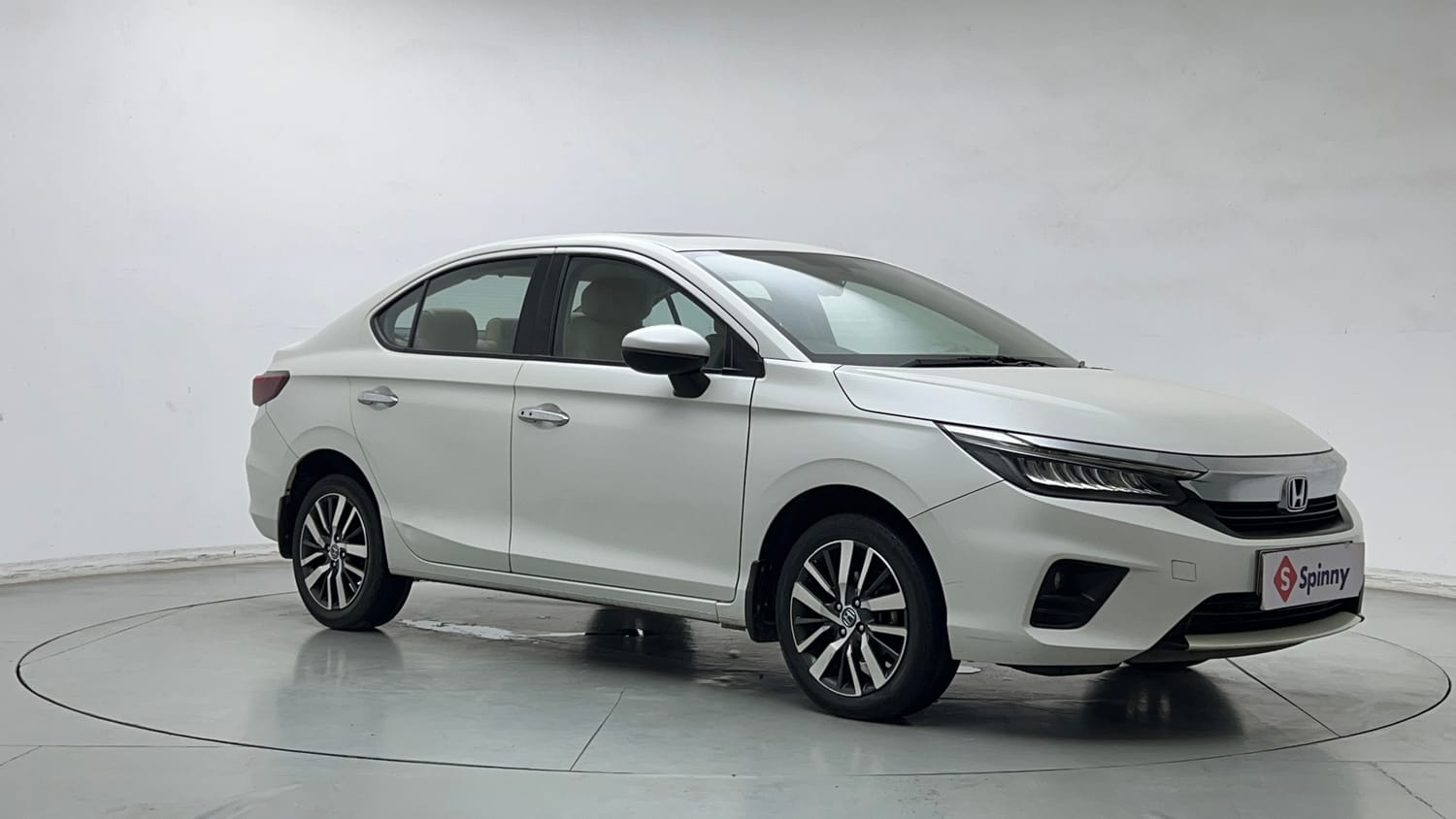 Used 2021 Honda City ZX Petrol Petrol Manual exterior RIGHT FRONT CORNER VIEW