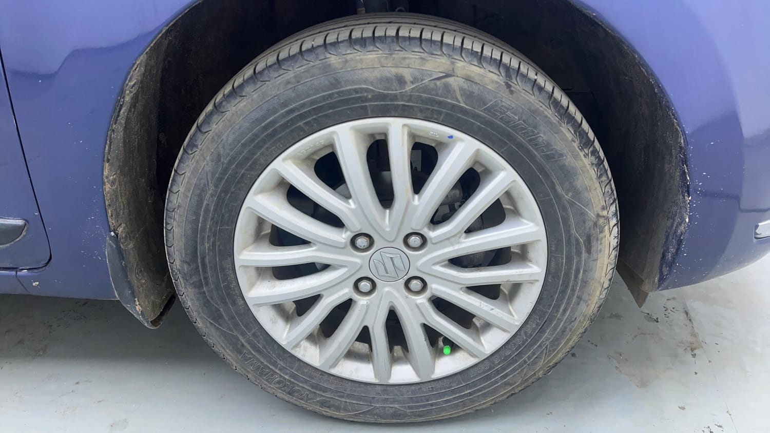 Used 2018 Maruti Suzuki Dzire ZXi AMT Petrol Automatic tyres RIGHT FRONT TYRE RIM VIEW