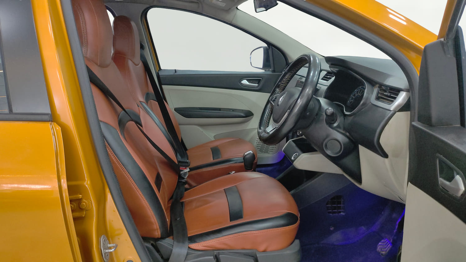 Used 2022 Renault Triber RXZ EASY-R AMT Petrol Automatic interior RIGHT SIDE FRONT DOOR CABIN VIEW