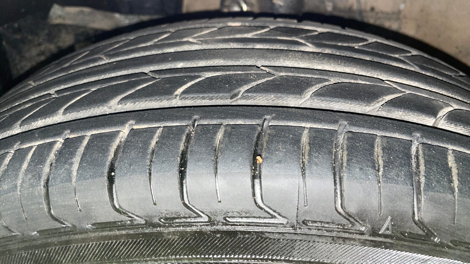 Used 2014 Honda City VX Diesel Diesel Manual tyres LEFT FRONT TYRE TREAD VIEW
