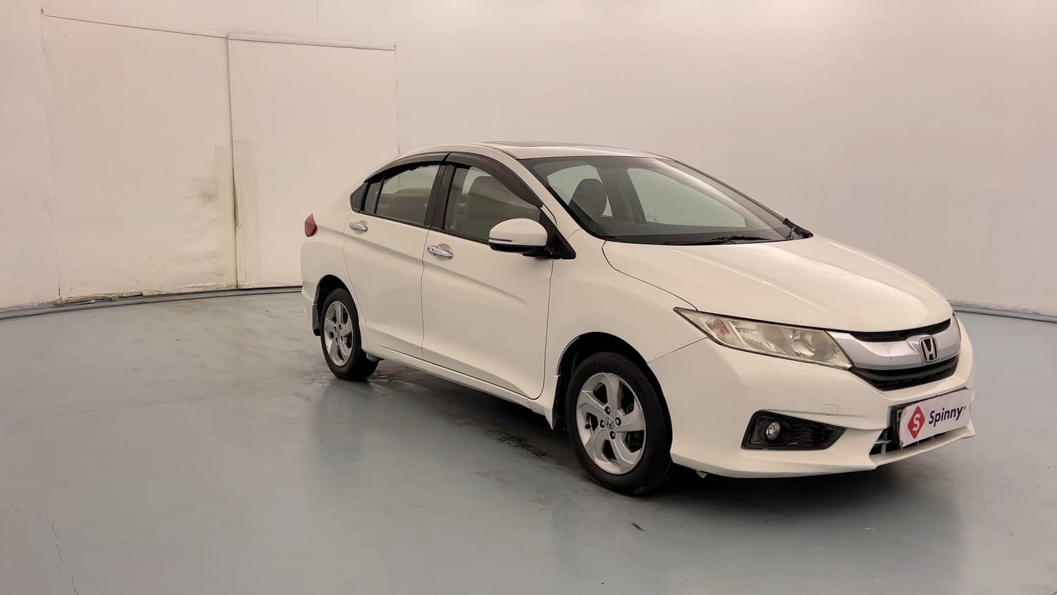 Used 2015 Honda City VX CVT Petrol Automatic exterior RIGHT FRONT CORNER VIEW