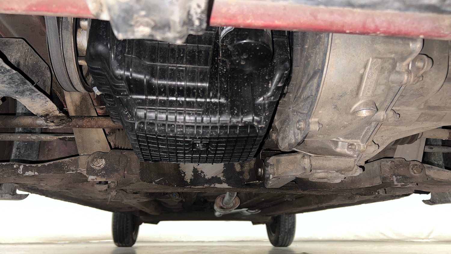 Used 2020 Renault Kwid RXT 1.0 AMT Opt Petrol Automatic extra FRONT LEFT UNDERBODY VIEW
