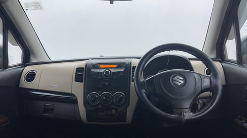 Used 2017 Maruti Suzuki Wagon R VXI Petrol Manual interior DASHBOARD VIEW