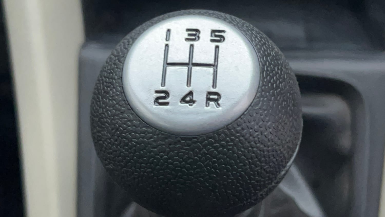 Used 2015 Maruti Suzuki Celerio ZXi Petrol Manual interior GEAR  KNOB VIEW