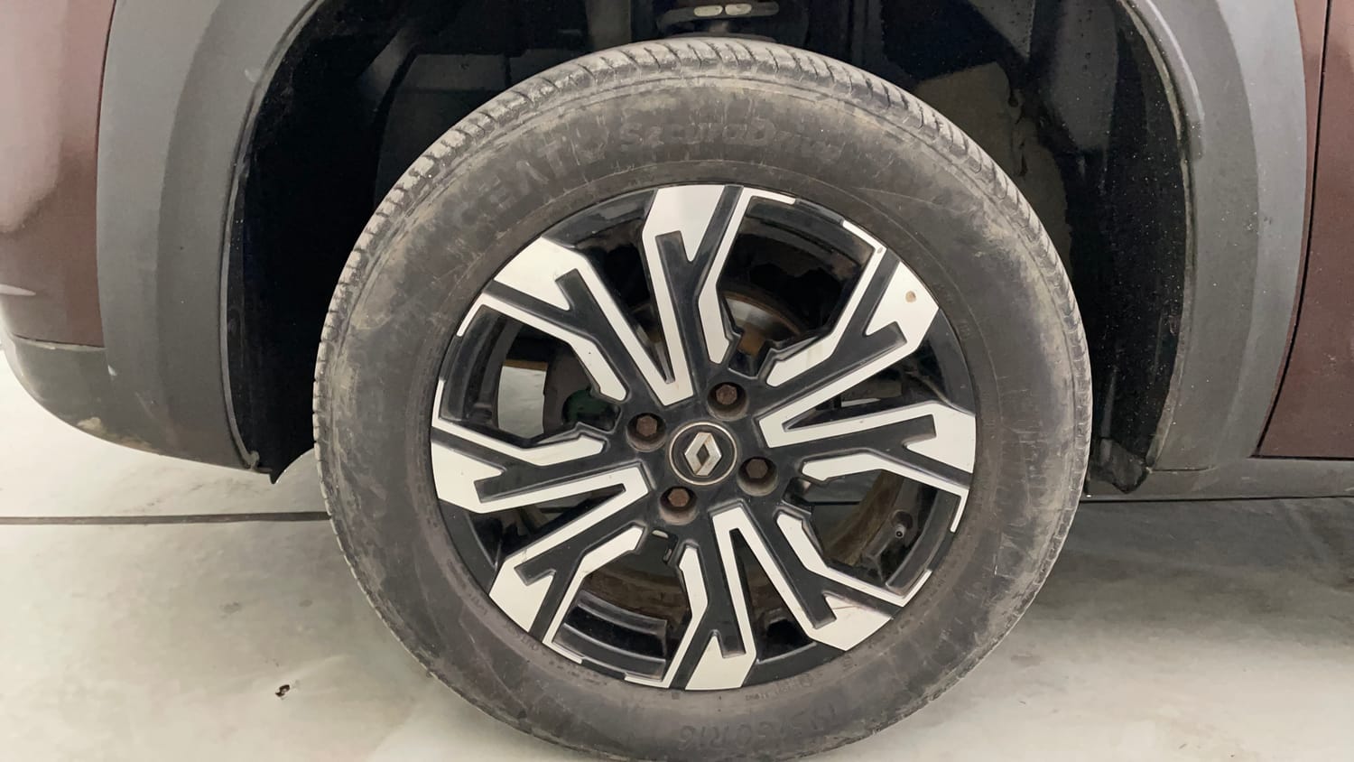 Used 2021 Renault Kiger RXZ Turbo CVT Petrol Automatic tyres LEFT FRONT TYRE RIM VIEW