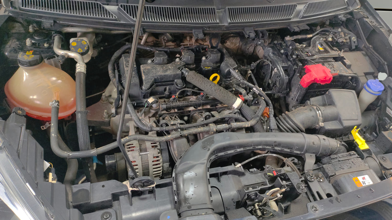Used 2018 Ford Freestyle Titanium 1.2 Ti-VCT Petrol Manual engine ENGINE RIGHT SIDE VIEW